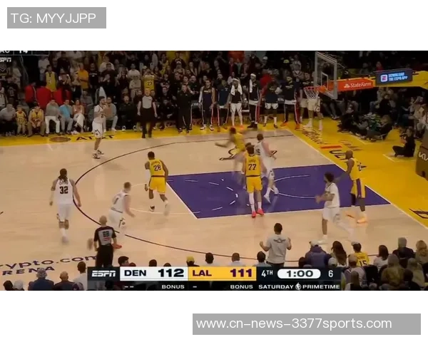 詹姆斯关键时刻暂停指挥队友成功防守上演致命抢断精彩瞬间 詹姆斯关键时刻暂停指挥队友成功防守上演致命抢断精彩瞬间